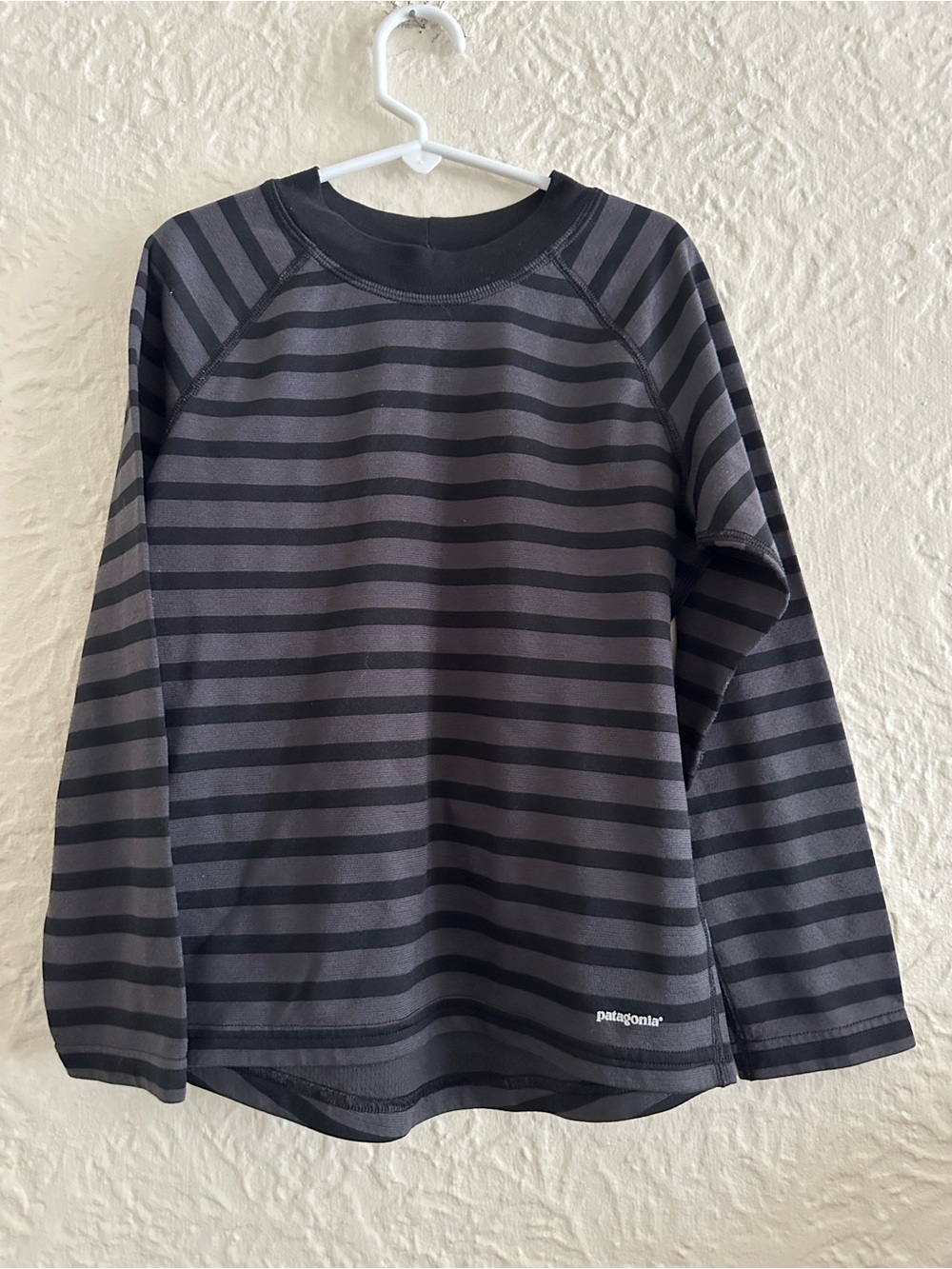 Patagonia Capilene Mid Weight Long Sleeve Top Shirt Black Gray Stripe